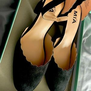 MIA  scalloped block heels